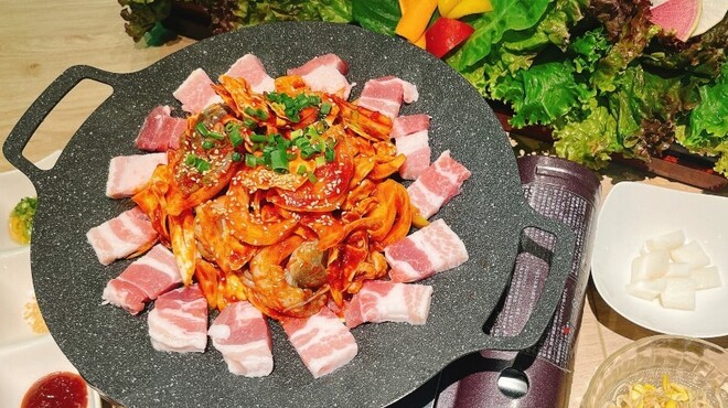 サムギョプサルと韓国料理 ツツムサンパ - メイン写真: