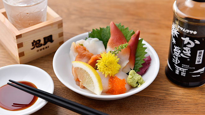 鬼貝 - メイン写真:刺身盛り合わせ