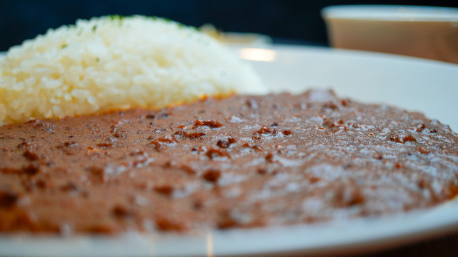 新宿牛タンローストビーフ 白か黒 - メイン写真: