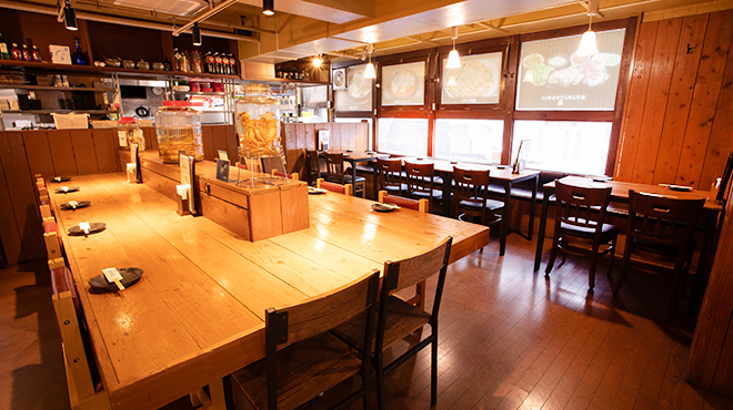 韓国料理ヨギヨ - メイン写真:テーブル席