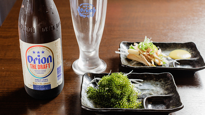 らーめん居酒屋 志みづ家 - メイン写真:海ぶどう　島らっきょ　オリオンビール