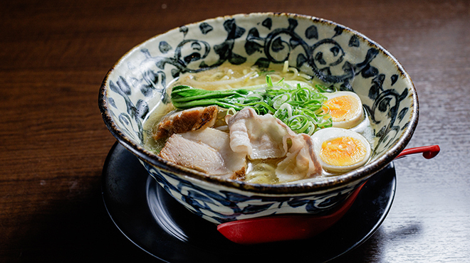 らーめん居酒屋 志みづ家 - メイン写真:志みづ家ラーメン