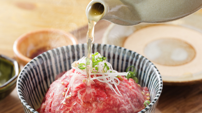 ホルモン焼肉 はやぶさ - メイン写真: