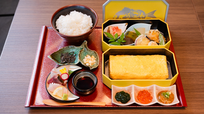 和心だし巻き家 こんび - メイン写真:黄色いこんび弁当