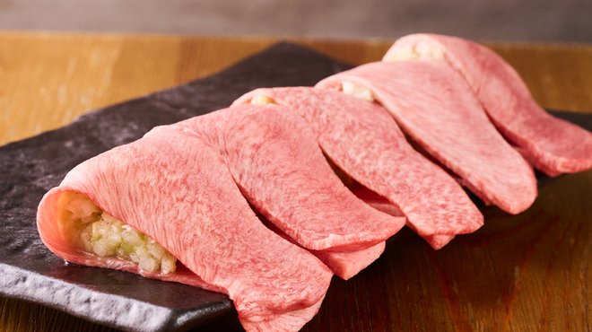 ホルモン焼肉 はやぶさ - メイン写真: