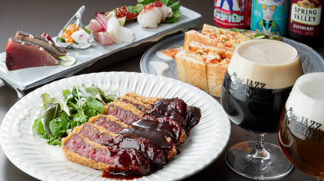 JAZZ BERRY - メイン写真:フード3　ビフカツ・お造り盛り合わせ・たまごマヨサンド