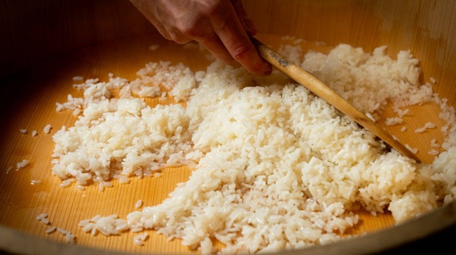 梅田お初天神 鮨処 辰 - メイン写真: