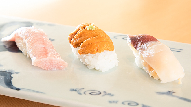 たる善 - メイン写真:お鮨の写真