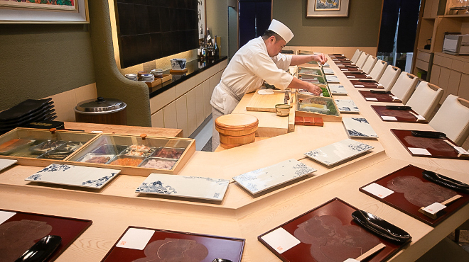 たる善 - メイン写真:禁煙カウンター