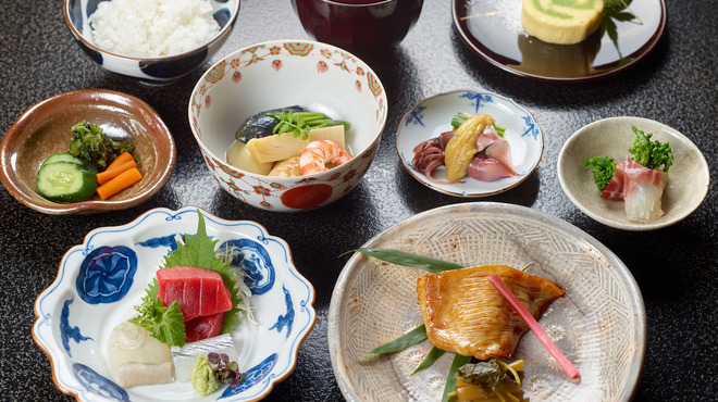 赤坂とゝや魚新 - メイン写真: