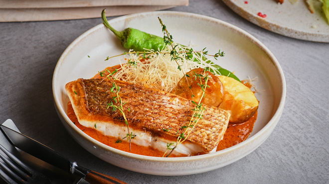 Bowery lane - メイン写真:真ダイのグリル（旬の鮮魚を使用）