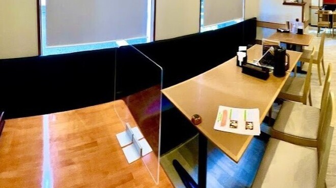 カレーリーブス カフェ＆レストラン - メイン写真: