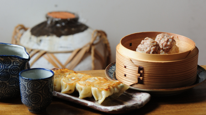 菱田屋酒場 - メイン写真:餃子と焼売