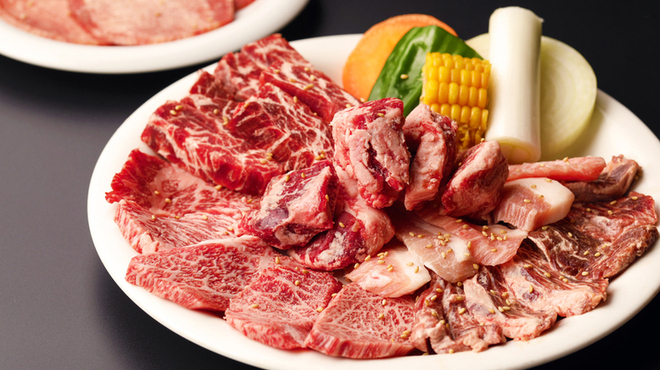 焼肉 ホルモン 牛繁 - メイン写真: