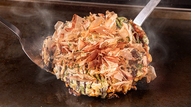 月島もんじゃ居酒屋 こだま - メイン写真:スタッフがお焼きします。