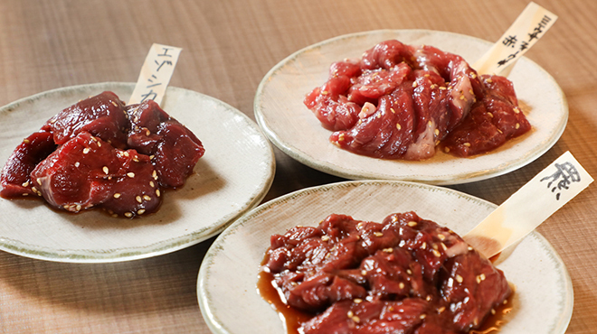 焼肉GINGA - メイン写真:肉ジビエ（シカ・熊・ニニウサフォーク赤）0902