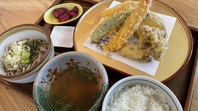 伊豆高原 そば 手鞠 - メイン写真: