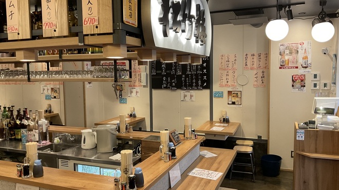 松竹梅 - 内観写真:コの字カウンター