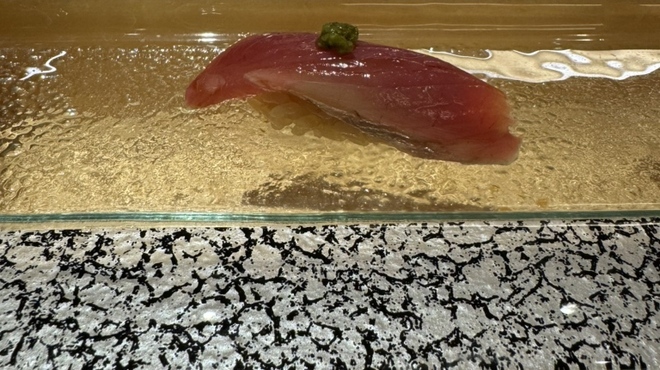鮨とみ田 - 料理写真:カツオ