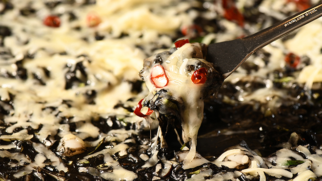 浅草もんじゃ もんろう - メイン写真:イカ墨チーズもんじゃ