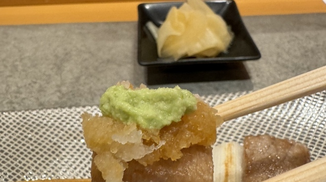 藤鮨 - 料理写真:また濃厚系か？と思ったけれど､染めおろしと山葵を乗せるとサッパリいただける｡