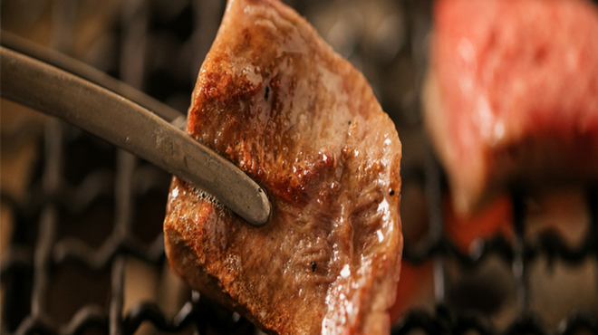 熟成ホルモン・山形牛 炭火焼肉 牛語 - メイン写真: