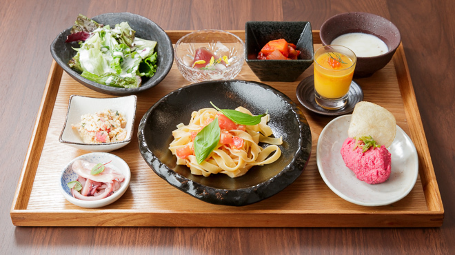 Cafe&Bistro FOR YU - メイン写真: