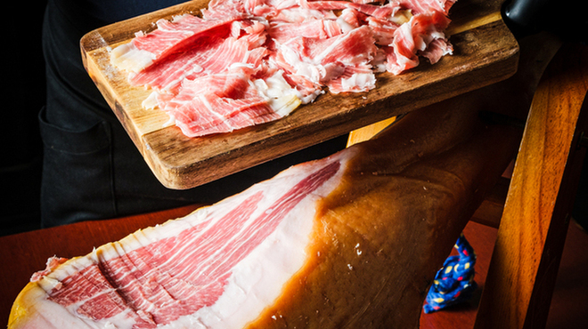 肉とワイン酒場 ワラカルネ - メイン写真: