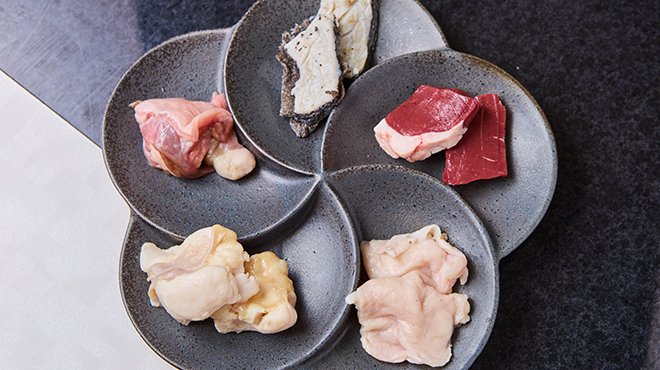 焼肉はうす たられば - メイン写真:ホルモン五種盛り（日替り）