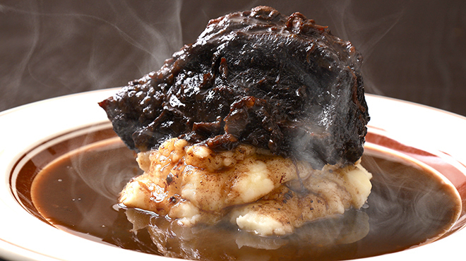 アヴォロンテ - メイン写真:牛ホホ肉の赤ワイン煮込み
