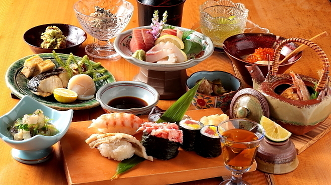 味工房 うえ川 - メイン写真:8800円（税込み）の寿司コース（※寿司コースは6600円（税込み）より）