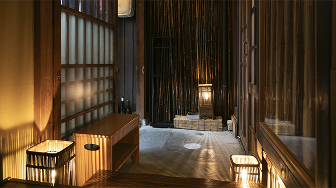 bistro Chic - メイン写真:中玄関