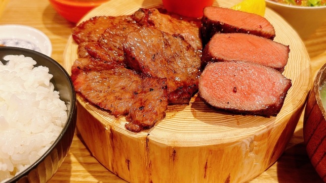 新宿焼肉 牛たんの檸檬 - メイン写真: