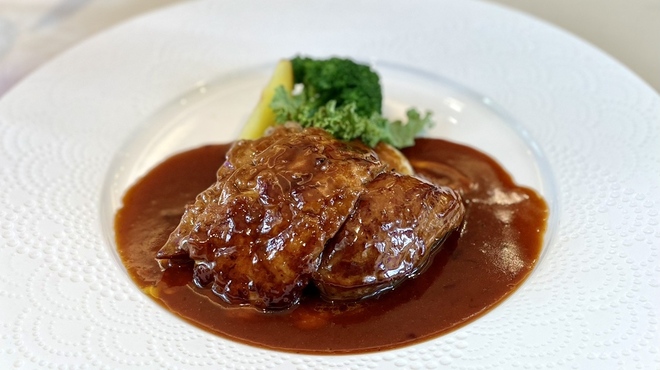 ラ ポルト - 料理写真:特選牛肉とフォアグラのロッシーニ風