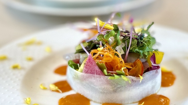 ラ ポルト - 料理写真:鮮魚のカルパッチョ彩野菜の王冠仕立て
