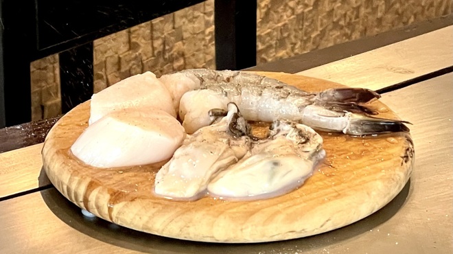 ザ コロネーション - 料理写真:帆立・海老・牡蠣