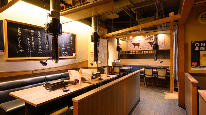 札幌焼肉 いつもここ - メイン写真:内観2　最大30名まで入れます。貸切もございます。