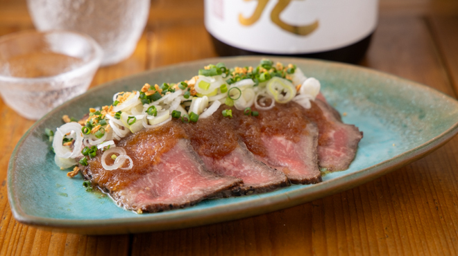 常蔵 - メイン写真:和牛タタキ