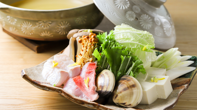 赤坂あんど - メイン写真:こだわりの出汁で食べる海鮮鍋