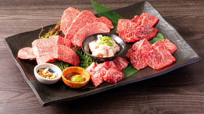 精肉卸問屋直営焼肉店 牛次郎 - メイン写真: