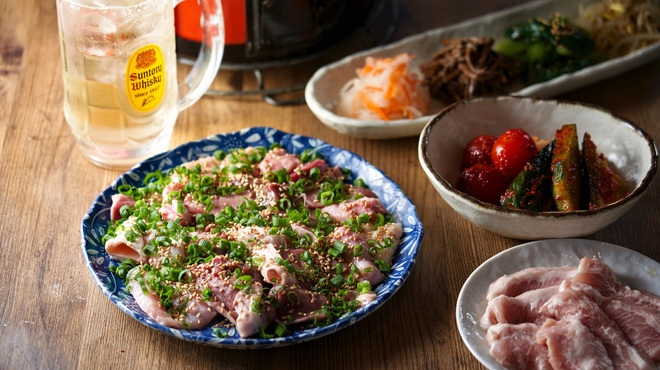 炭火焼肉 ゴールデンホルモン - メイン写真: