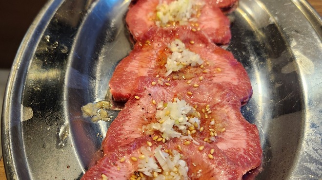 炭火焼肉 まる - メイン写真: