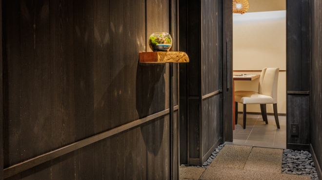 鮨むろ橋 - メイン写真:個室入口