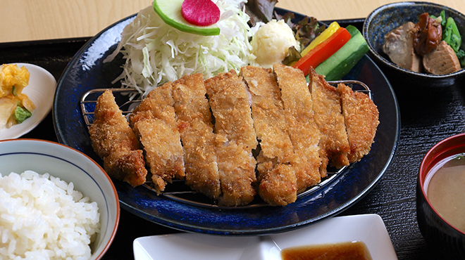 大衆酒場串カツ酒場 惠 - メイン写真:とんかつ定食