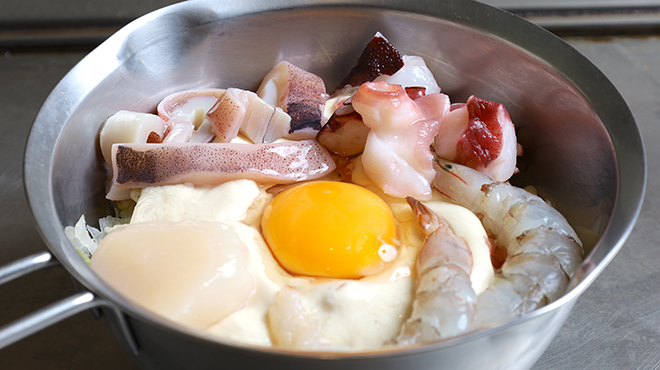 やまちゃん本舗 - メイン写真:海鮮ミックス（お好み焼き）2