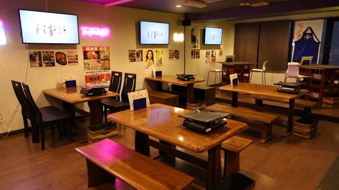 韓国居酒屋 韓謝亭 - メイン写真:店内の全景写真