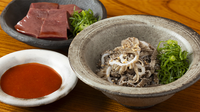 焼肉割烹 天の - メイン写真:ハツ刺身　センマイ刺身