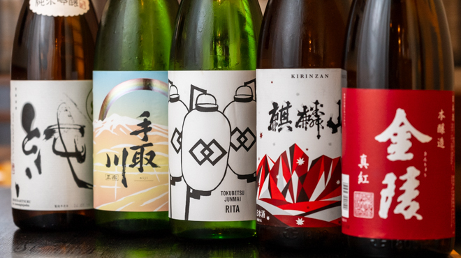 鮨 えい輝 - メイン写真:お刺身に合う辛口の日本酒をメインにそろえております。