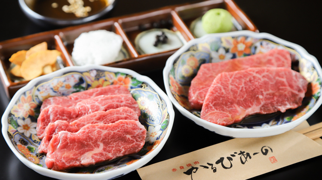 赤身焼肉 かるびあーの - メイン写真:赤身肉2皿