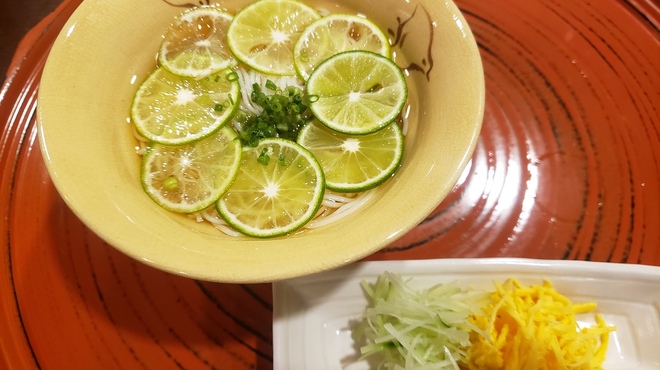 松月 - 料理写真:冷たい素麺